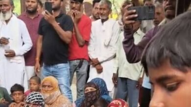 उत्तर प्रदेश, नोएडा: धनपुरा में 20 दिनों से बिजली नहीं, किसान यूनियन ने किया रबूपुरा बिजली घर का घेराव