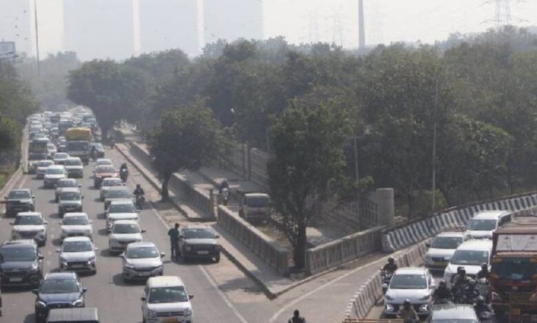 उत्तर प्रदेश, नोएडा: सड़क चौड़ाई के लिए एफओबी होगा शिफ्ट