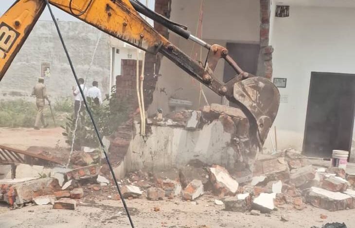 उत्तर प्रदेश, नोएडा: नोएडा प्राधिकरण ने डूब क्षेत्र में बुलडोजर चलाकर 6 करोड़ की भूमि अतिक्रमण मुक्त की