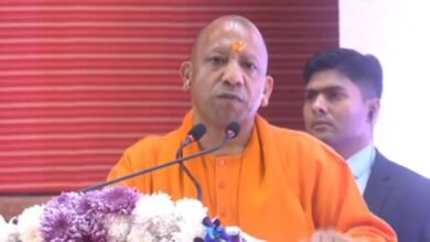 मुख्यमंत्री योगी का बड़ा निर्णय, सभी प्रकार के फूल विनिर्दिष्ट कृषि उत्पाद श्रेणी की जगह अब गैर-विनिर्दिष्ट श्रेणी में होंगे
