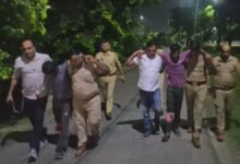 उत्तर प्रदेश, नोएडा: कार टायर चोरी करने वाले बदमाशों से हुई पुलिस की मुठभेड़, चार गिरफ्तार