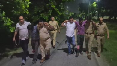 उत्तर प्रदेश, नोएडा: कार टायर चोरी करने वाले बदमाशों से हुई पुलिस की मुठभेड़, चार गिरफ्तार