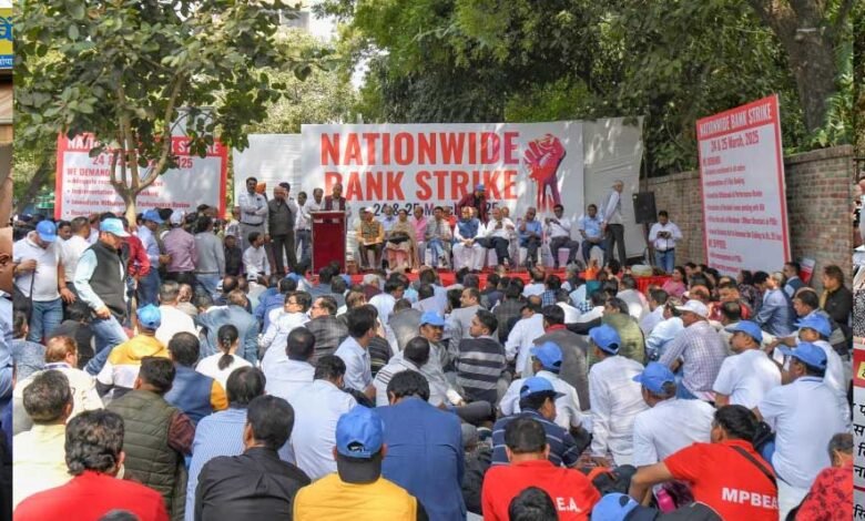 नई दिल्ली: केंद्र सरकार की नीतियों के खिलाफ आज हड़ताल करेंगे मजदूर