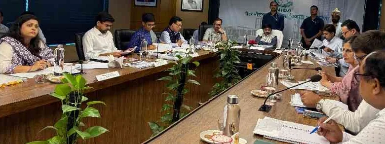 उत्तर प्रदेश, नोएडा: आवंटियों के आवेदनों को तय समय में हल करें, लापरवाही पर होगी कार्रवाई : नंदी