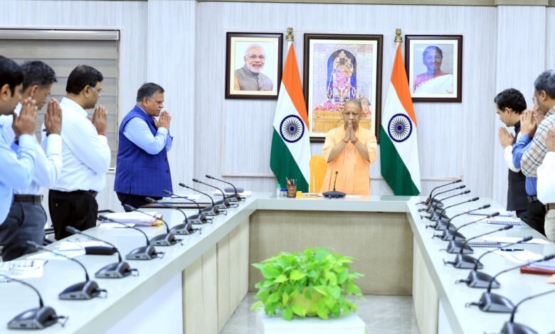 आउटसोर्सिंग कार्मिकों के लिए ऐतिहासिक कदम, यूपी में बनेगा 'आउटसोर्स सेवा निगम', हर माह 5 तारीख तक वेतन भुगतान और ईपीएफ-ईएसआई की समयबद्ध जमा अनिवार्य