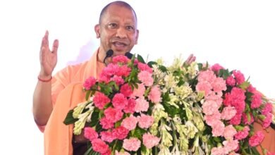 पौधरोपण महाभियान में चिलुआताल के किनारे हरिशंकरी का पौधरोपण कर मुख्यमंत्री ने की पवित्र धारा वन की स्थापना