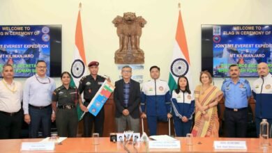 नई दिल्ली: माउंट एवरेस्ट एवं माउंट किलिमंजारो फतेह करने वाले पर्वतारोहियों का स्वागत