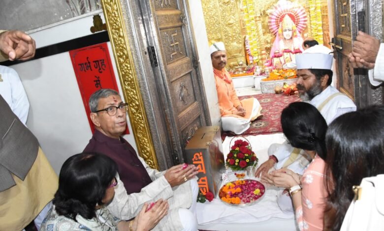हरियाणा, पंचकूला: महामहिम राज्यपाल ने माता मनसा देवी मंदिर में की पूजा अर्चना