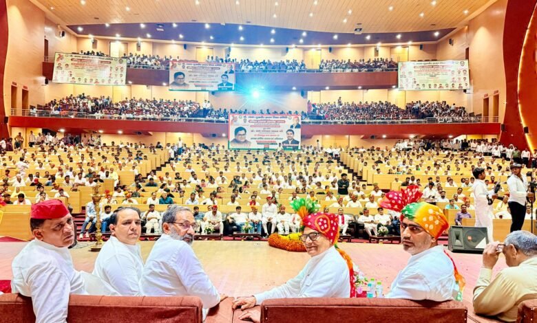 उत्तर प्रदेश, नोएडा: ग्रेटर नोएडा में प्रतिभा सम्मान समारोह