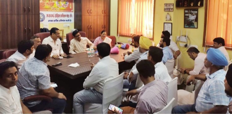 उत्तर प्रदेश, नोएडा: एमएसएमई एसोसिएशन की जिला उद्योग केंद्र के उपायुक्त के साथ की बैठक