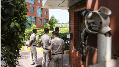 उत्तर प्रदेश, नोएडा: भाजपा के पूर्व विधायक के घर चोरी करने वाले दो भाई मुठभेड़ में दबोचे