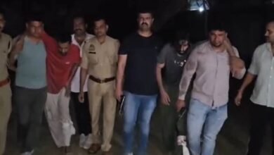 उत्तर प्रदेश, नोएडा: नोएडा पुलिस की चोरों से मुठभेड़