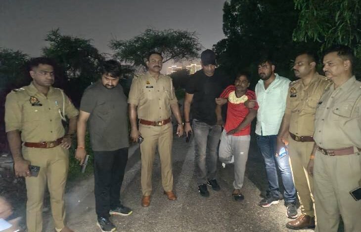 उत्तर प्रदेश, नोएडा: नोएडा पुलिस की शातिर बदमाश से मुठभेड़