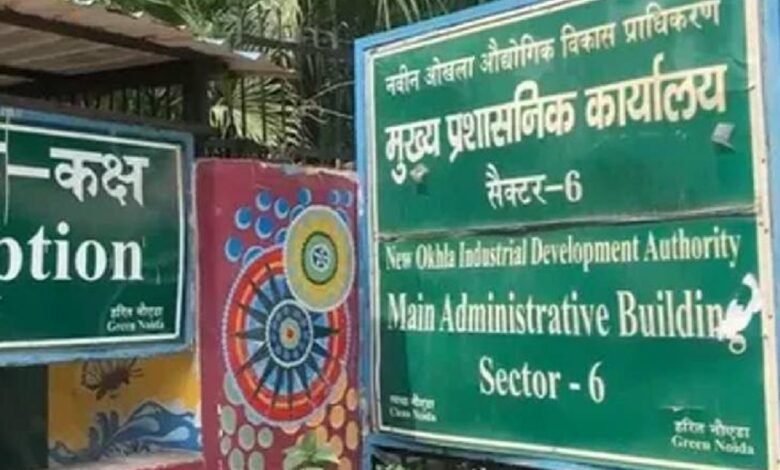 उत्तर प्रदेश, नोएडा: प्राधिकरण के सीईओ को नोटिस भेजा