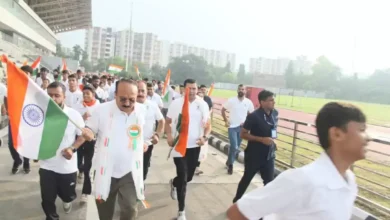 उत्तर प्रदेश, नोएडा: तिरंगा यात्रा के साथ स्वच्छता अभियान भी चलाया