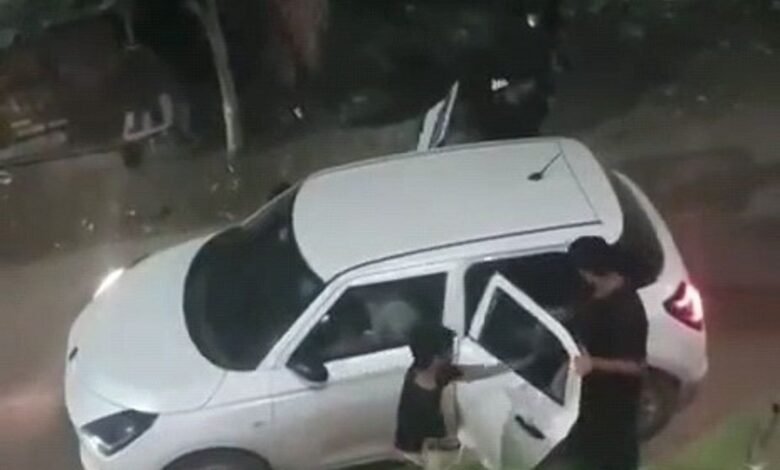 उत्तर प्रदेश, नोएडा: ग्रेटर नोएडा में सिगरेट को लेकर बवाल