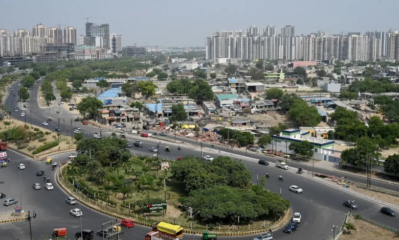 उत्तर प्रदेश, नोएडा: विधायक ने किया सद्भावना मंडप का उद्घाटन व सड़क का लोकार्पण