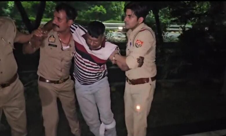 उत्तर प्रदेश, नोएडा: RRU चोरी करने वाले बदमाशों से पुलिस मुठभेड़