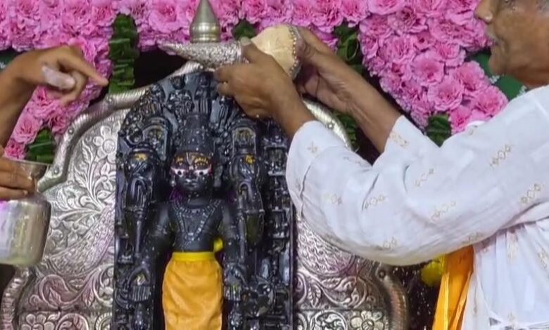 ठाकुर केशव देव मंदिर