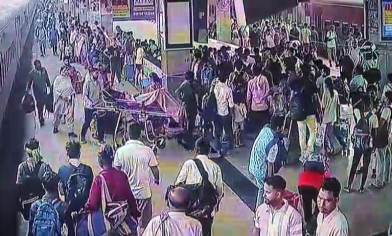 आनंद विहार रेलवे स्टेशन
