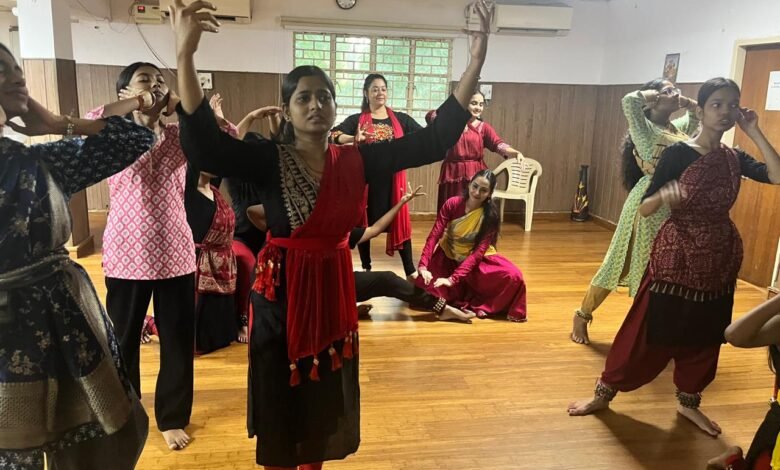 उत्तर प्रदेश, नोएडा: जेपी विशटाउन में पांच दिवसीय कार्यक्रम कलाकारों की तैयारी शुरू