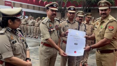उत्तर प्रदेश, नोएडा: स्वतंत्रता दिवस पर नोएडा में 13 पुलिसकर्मियों को मिला सम्मान