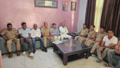 उत्तर प्रदेश, नोएडा: सपा की साइकिल यात्रा रोकी गई