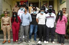उत्तर प्रदेश, नोएडा: सरगना को दबोचने के लिए दिल्ली-हरियाणा में दबिश