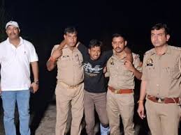 उत्तर प्रदेश, नोएडा: पुलिस की बदमाश से मुठभेड़, ट्रांसफॉर्मर चोरी के आरोपी को लगी गोली