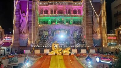 उत्तर प्रदेश, नोएडा: नोएडा इस्कॉन मंदिर में श्री कृष्ण जन्मोत्सव का भव्य आयोजन