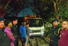 उत्तर प्रदेश, नोएडा: रोड किनारे कूड़ा डालने पर दो और ट्रैक्टर-ट्रॉली जब्त, एक लाख का जुर्माना
