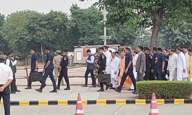 उत्तर प्रदेश, नोएडा: प्रधानमंत्री करेंगे यूपी इंटरनेशनल ट्रेड शो का उद्घाटन, सीएम ने परखीं तैयारियां