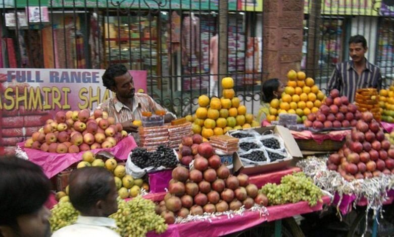 उत्तर प्रदेश, नोएडा: नोएडा के स्ट्रीट वेंडर्स को वेंडर जोन से मिली राहत, 42 लाख रुपये की लागत से बनाई गईं 47 दुकानें