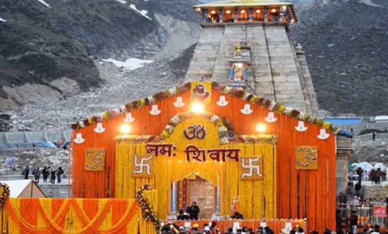 उत्तर प्रदेश, नोएडा: केदारनाथ मंदिर के तर्ज पर बन रहे पंडाल में विराजमान होगी मां दुर्गा