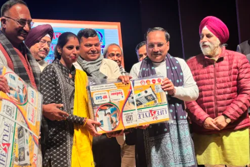 PM Ujjwala Yojana Delhi, free gas connection news, MCD employees families