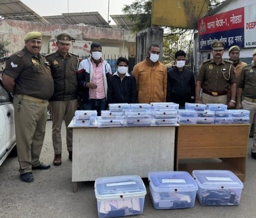 Noida mobile theft gang, Noida police arrest thieves, mobile stealing gang busted