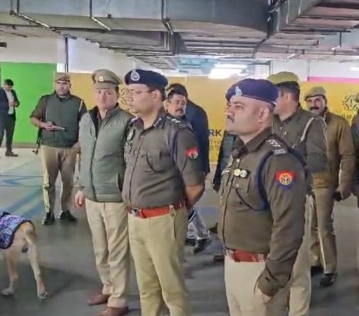 noida police alert, new year security noida, delhi up border checking