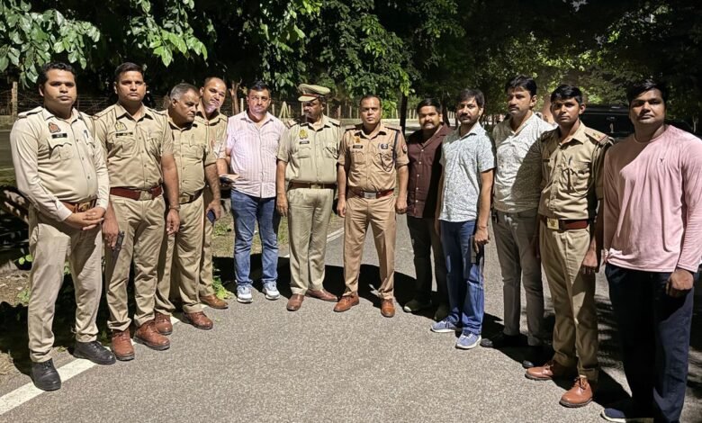 उत्तर प्रदेश, नोएडा: 15 हजार का इनामी बदमाश पुलिस मुठभेड़ में घायल