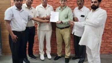 उत्तर प्रदेश, नोएडा: नोएडा में कैंप कार्यालय के लिए डीएम को व्यापार मंडल का धन्यवाद