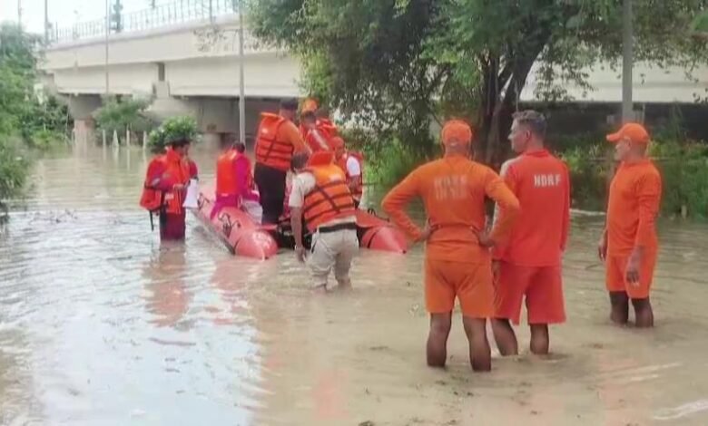 यमुना बैंक मेट्रो स्टेशन