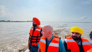 पंजाब, चंडीगढ़/तरन तारन: बंधों की मज़बूती के लिए त्वरित कदम: कैबिनेट मंत्री भुल्लर और हरभजन सिंह ईटीओ ब्यास नदी के कमज़ोर हिस्सों की मज़बूती करने के कार्य में सहयोग दिया