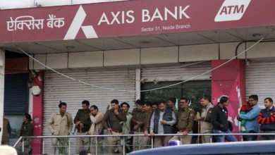 उत्तर प्रदेश, नोएडा: एक्सिस बैंक को ग्राहक को लौटाने होंगे 96 हजार रुपये