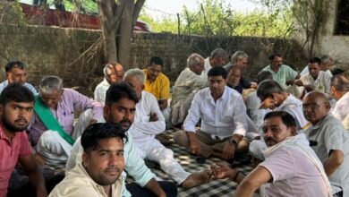 उत्तर प्रदेश, नोएडा: भूजल दोहन के विरोध मे धरना 48वें दिन भी जारी