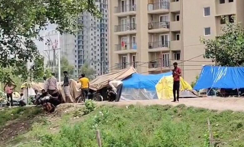 उत्तर प्रदेश, नोएडा: यमुना का पानी सेक्टर 150 में पुस्ता तक पहुंचा