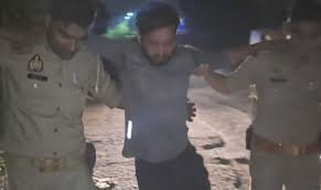 उत्तर प्रदेश, नोएडा: पुलिस की बड़ी कार्रवाई : अपहृत किशोर सकुशल बरामद, मुठभेड़ में दो बदमाश घायल, तीन गिरफ्तार