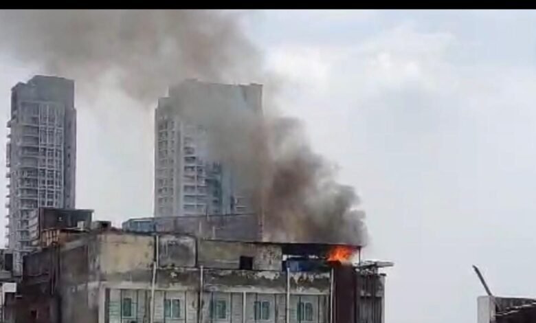 उत्तर प्रदेश, नोएडा: होटल की छत पर रखे जनरेटर में आग लगी