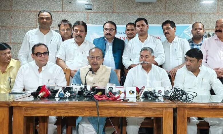 उत्तर प्रदेश, नोएडा: आवारा कुत्तों पर यूपी सरकार का सर्कुलर सुप्रीम कोर्ट के आदेशों का उल्लंघन: विजय गोयल
