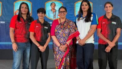 उत्तर प्रदेश, नोएडा: नोएडा में महिला बॉक्सर को स्मृति ईरानी ने किया सम्मानित, बोलीं- बॉक्सर ने कठिन परिश्रम और जज्बे से देश का परचम बुलंद किया