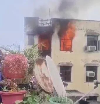 Mandawali fire news,Delhi fire update,Room heater accident