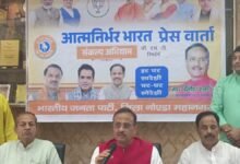  उत्तर प्रदेश, नोएडा: दुनिया के सबसे ताकतवर देश के प्रबंध के बाद भी भारत की अर्थव्यवस्था बढ़ रही : डॉक्टर दिनेश शर्मा